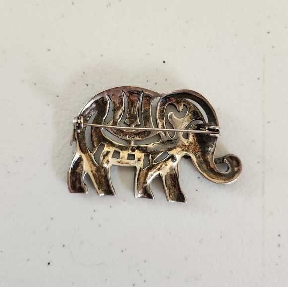 Vintage Elephant Pin Brooch Large Silver Tone Rhinestones Costume Jewlery 90s - Picture 2 of 4